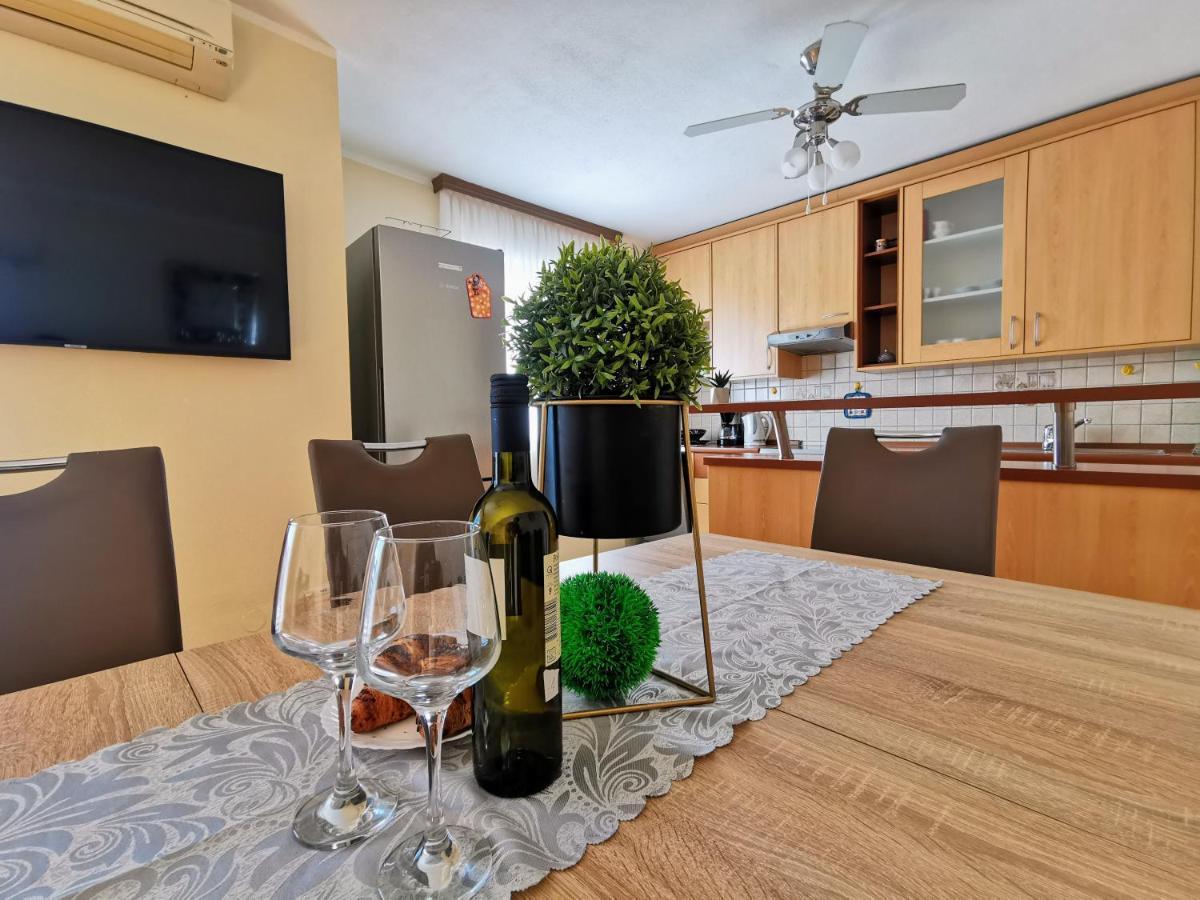 Villa Lille Trogir Eksteriør billede