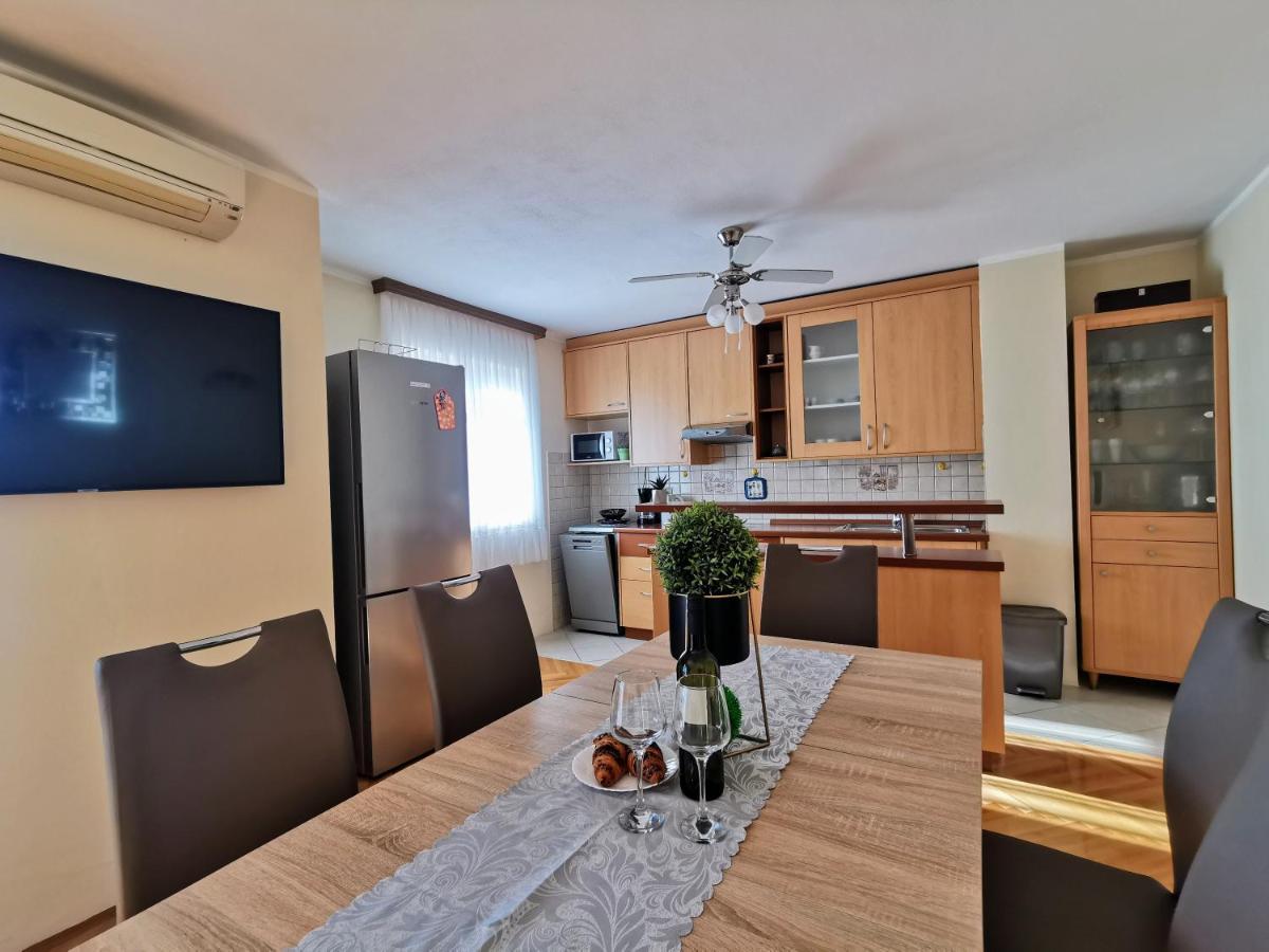 Villa Lille Trogir Eksteriør billede