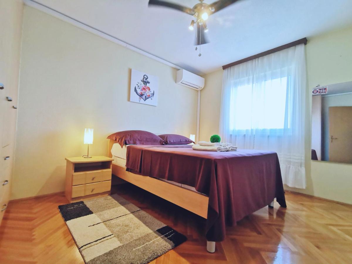 Villa Lille Trogir Eksteriør billede